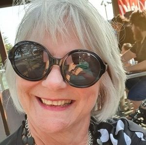 Meet your Posher, Pamela